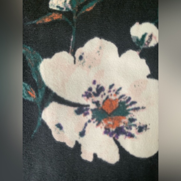 #15 Kendall & Kylie spaghetti strap silky top.  Size M - Picture 4 of 5